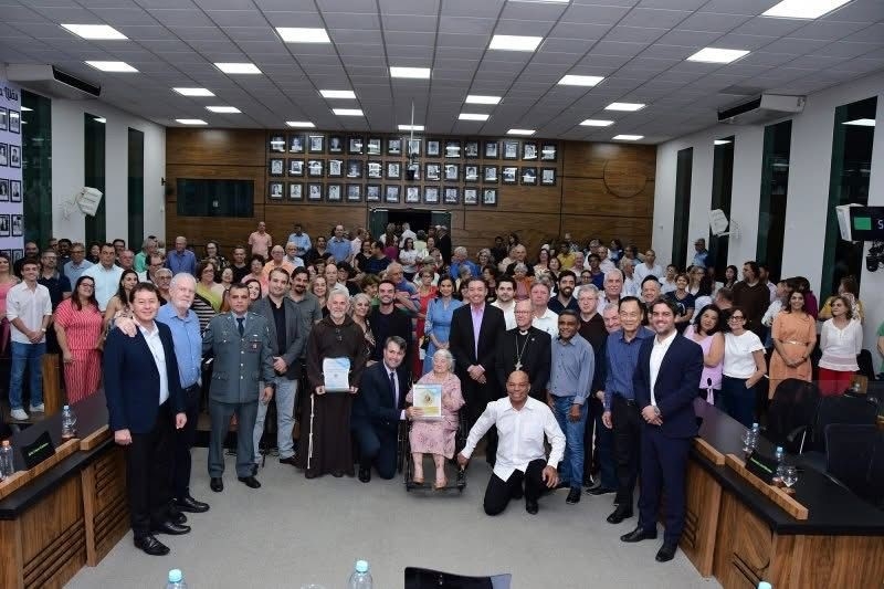 Noticia frei-haroldo-recebe-o-titulo-de-cidadao-penapolense